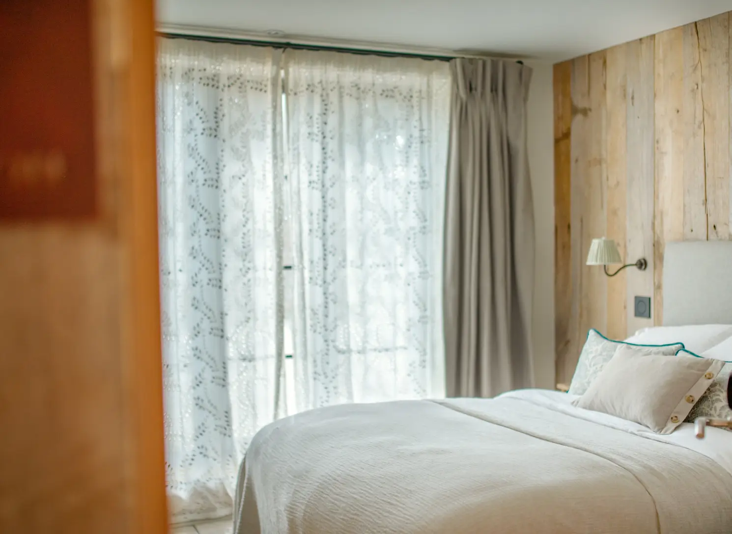 Relaxing Small Classic Bedroom at Homefield Grange