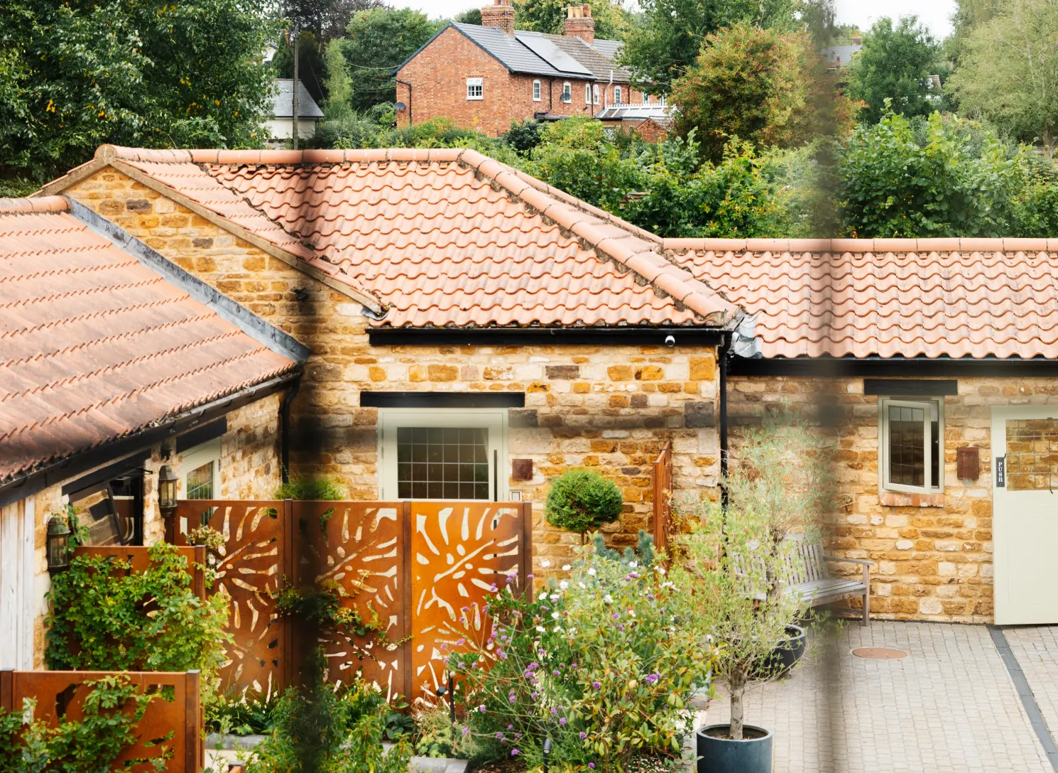 Peaceful courtyard at Homefield Grange for private retreat hire and group stays